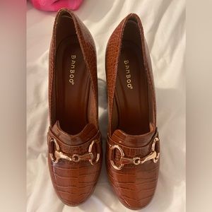 Womens heels size 10..EUC